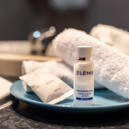 The Parsonage & Γιορκ