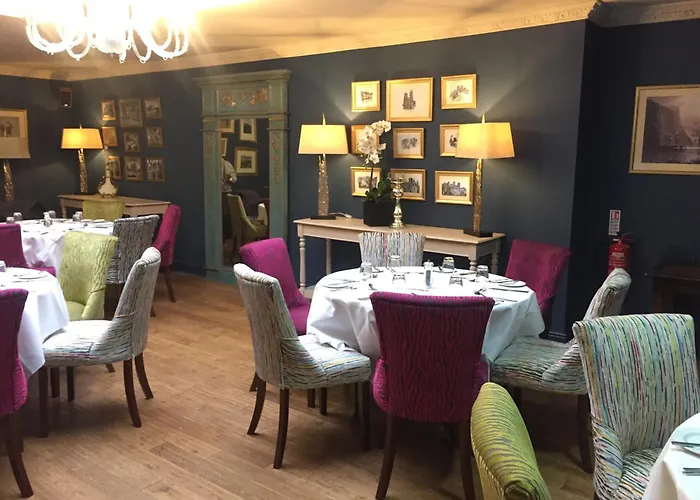 The Parsonage & מלון 4*