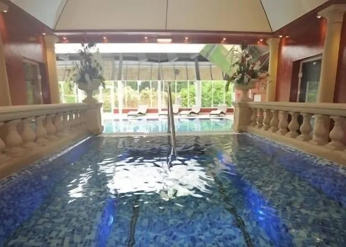 The Parsonage & יורק