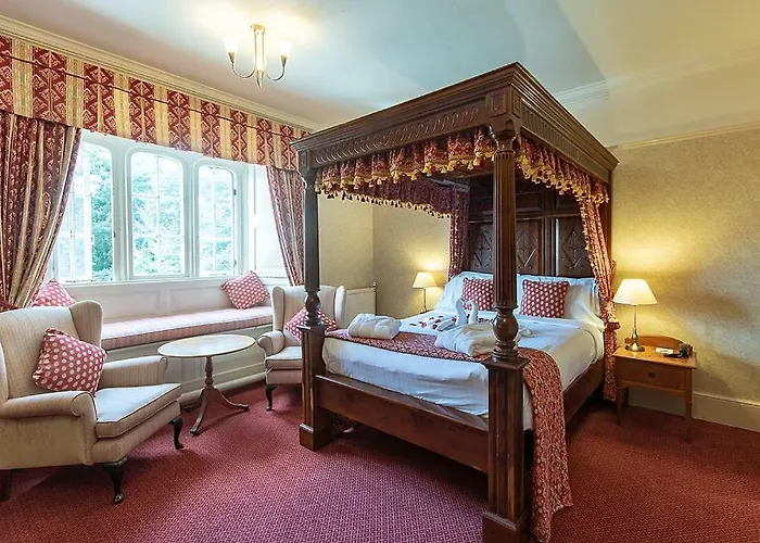 The Parsonage & מלון